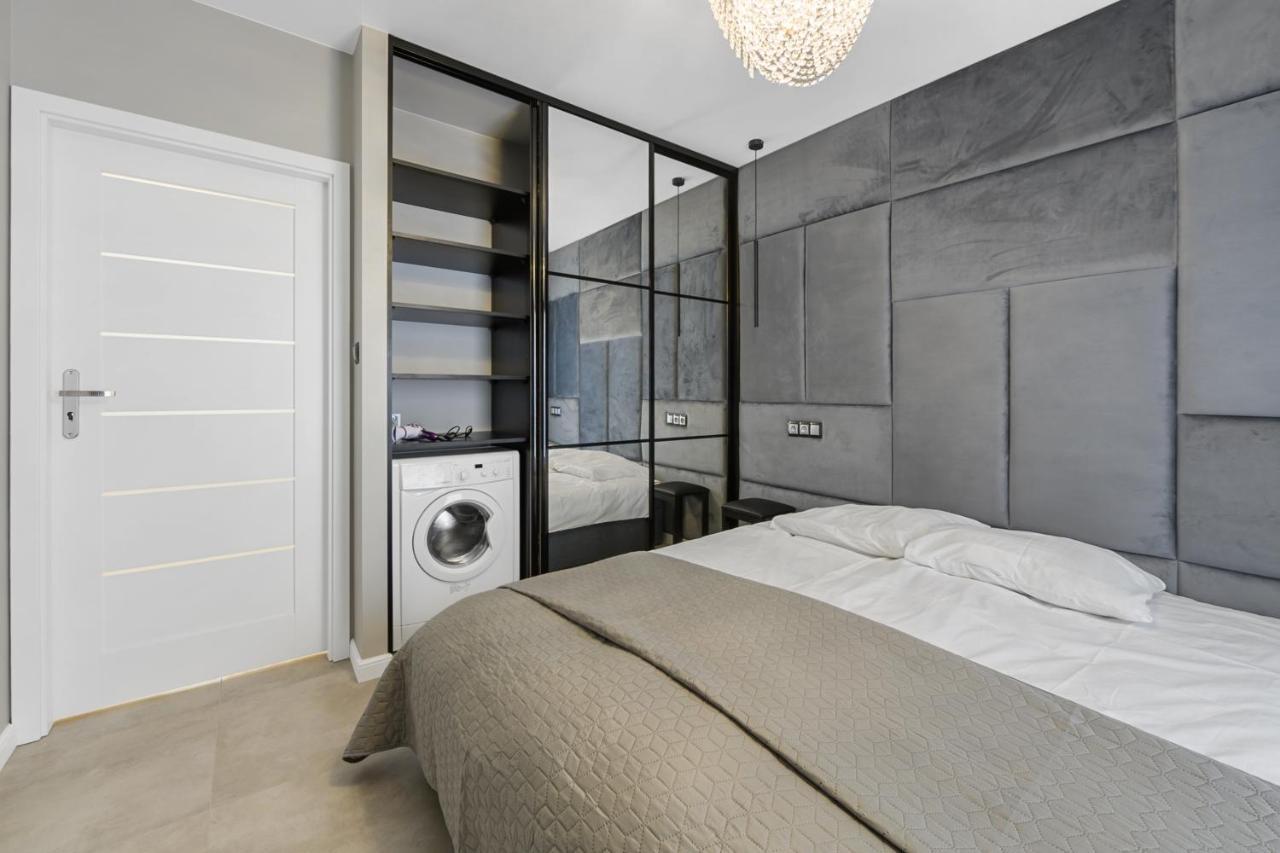 Gate Of City Centre Apartment By Pinpoint Łódź Exterior foto